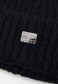Tommy Jeans CITY BOLD BEANIE - Căciulă - black
