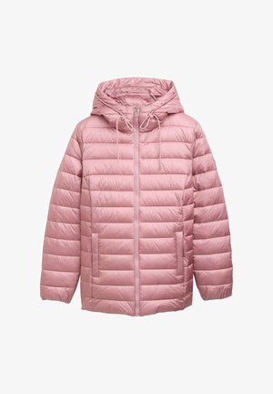 Giacca imbottita rosa chiaro con cappuccio, caratterizzata da cuciture orizzontali, zip frontale e due tasche laterali. Texture liscia e lucida.