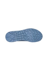 Suola di scarpa in gomma blu con motivi di presa testurizzati, caratterizzata da tasselli triangolari e rettangolari per trazione e stabilità.