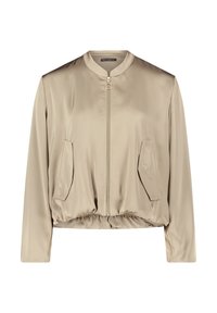 Giacca bomber in raso beige con colletto alto, chiusura con zip e due tasche frontali. Orlo elasticizzato per un fit aderente. Texture liscia.