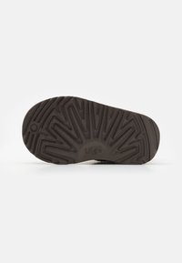 UGG CLASSIC MINI II UNISEX - Bottines - burnt cedar
