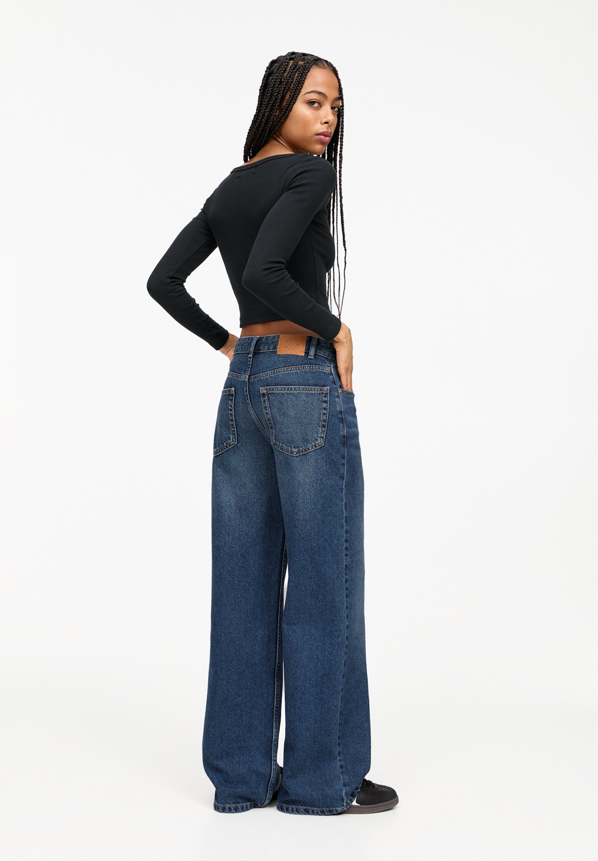 PULL\u0026BEAR MID-RISE WIDE - Flared Jeans - dark blue denim/donkerblauw -  Zalando.nl