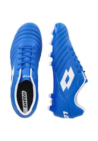 Blå fotbollsskor i syntetmaterial med en texturerad ovandel och sömnadsdetaljer, vit logotyp och gummispikar för bra grepp.