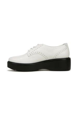 Lace-ups - warm white
