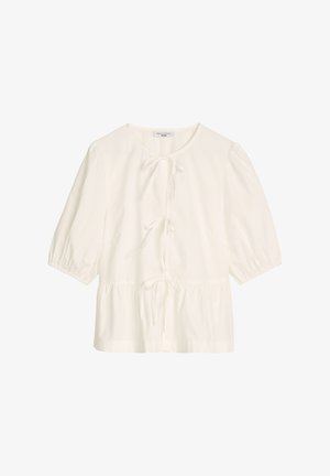 Biała bluzka z rękawami do trzy czwarte z bufkami, okrągłym dekoltem oraz trzema zawiązywanymi zapięciami z przodu, z marszczonym detalem w pasie.