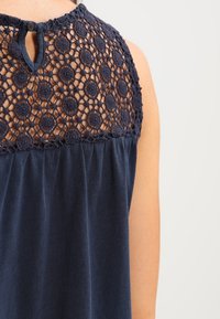 edc by Esprit Top