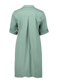Kurzärmeliges Kleid in Hellgrün mit Kragen, Rückenschlitzdetails und hochgerollten Ärmeln, aus einem glatten Stoff gefertigt.