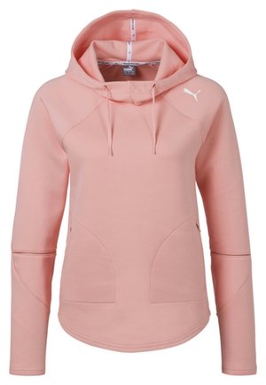 Jasnoróżowa bluza z kapturem ze sznurkami, długimi rękawami, kieszenią typu kangur oraz białym logo Puma na górnej lewej stronie klatki piersiowej.