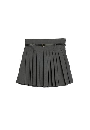 Jupe plissée grise avec une taille élastique et une ceinture noire, présentant un tissu texturé et un design évasé, longueur genou avec des plis uniformément espacés.