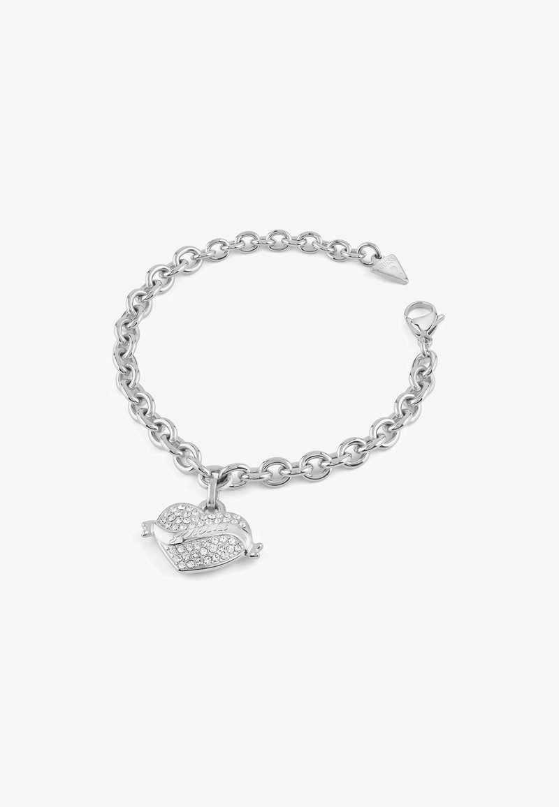 Bracciale in argento con una catena a grandi maglie, caratterizzato da un pendente a forma di cuore lucido adornato con cristalli trasparenti e un gancio a moschettone.