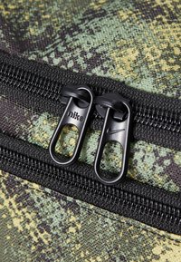 Nike Performance BRSLA S DUFF UNISEX - Borsa per lo sport - oil green/black/coconut milk