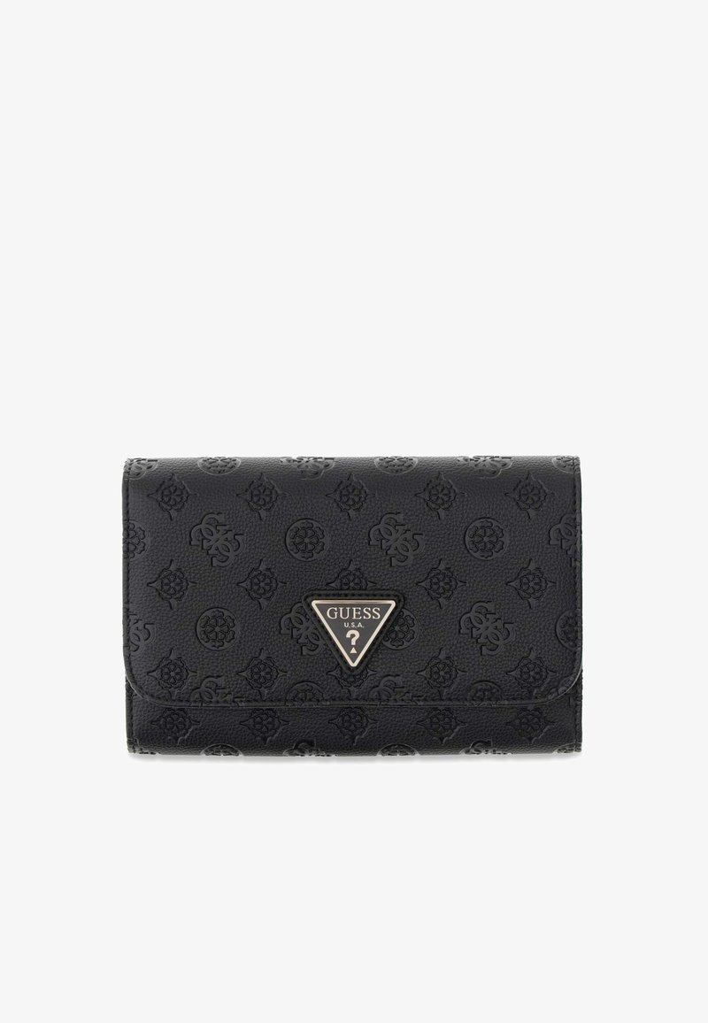 Portefeuille noir Guess avec logos embossés et plaque métallique triangulaire portant le logo sur le rabat avant.