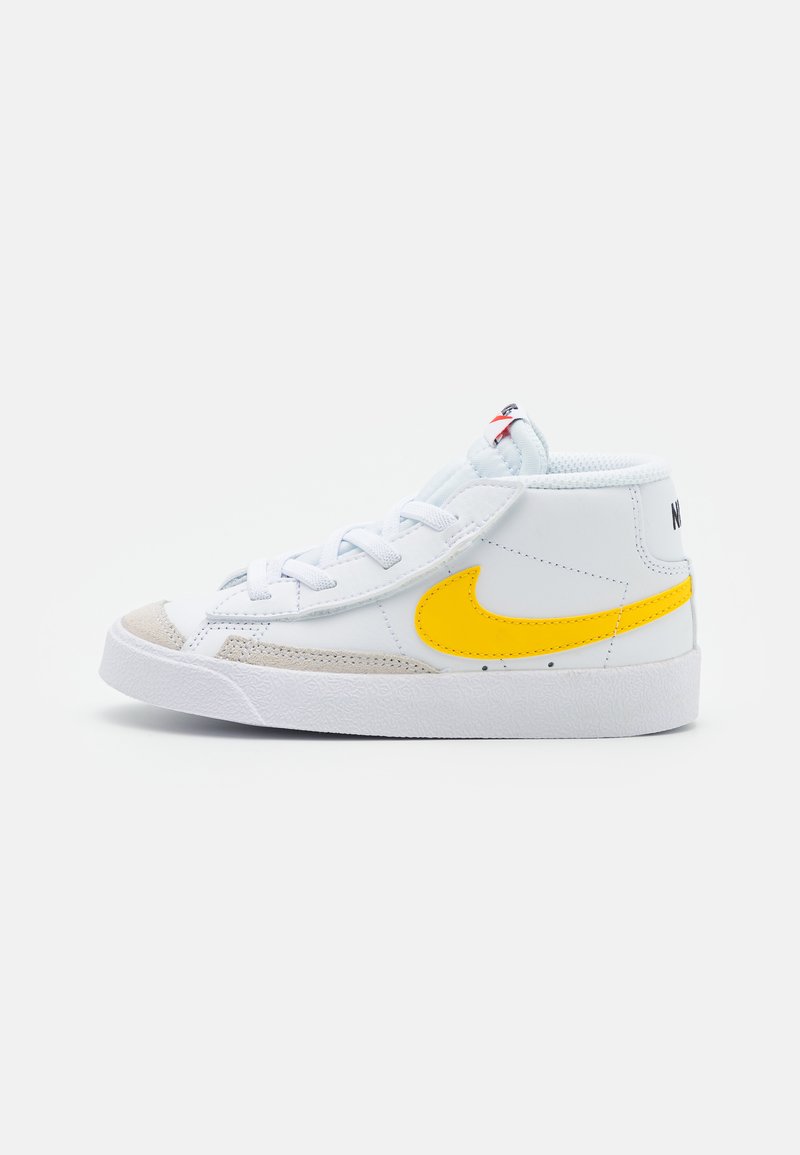 Nike Sportswear BLAZER MID '77 UNISEX - Sapatilhas de cano alto - white/vivid sulfur/pecan/team orange