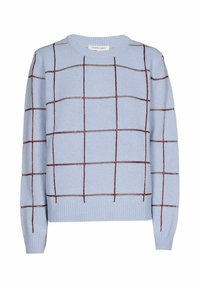 Pull bleu clair avec un motif de grille rectangulaire en rouge foncé. Possède un col rond et des poignets côtelés. Texture tricotée.