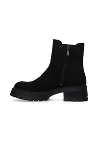Schwarze Wildleder-Ankle Boots mit seitlichem Reißverschluss, klobigem Absatz und strukturiertem Profil. Sie verfügen über eine glatte Oberfläche und ein sauberes Design ohne Verzierungen.