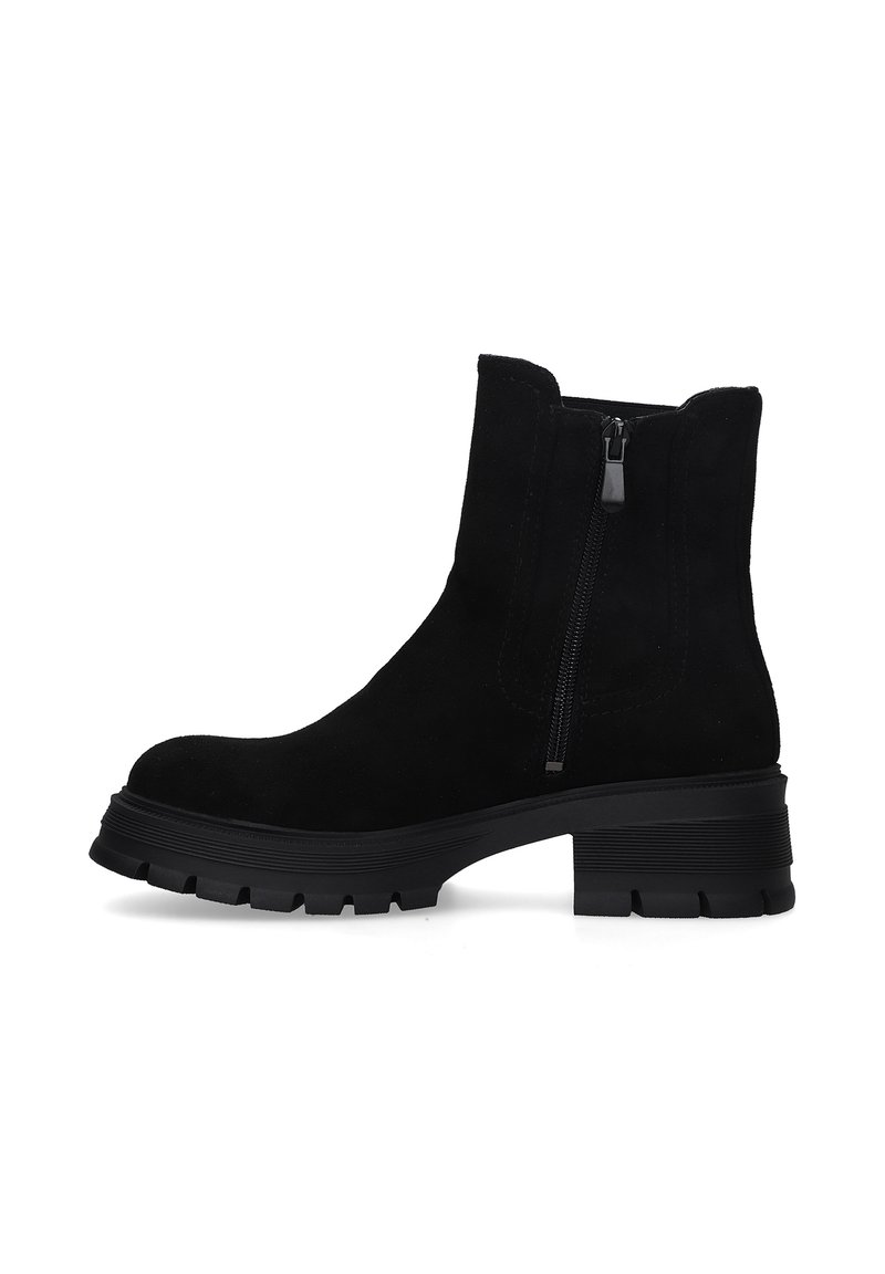 Schwarze Wildleder-Ankle Boots mit seitlichem Reißverschluss, klobigem Absatz und strukturiertem Profil. Sie verfügen über eine glatte Oberfläche und ein sauberes Design ohne Verzierungen.