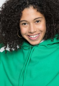 Monki Sweatshirt com capuz - green