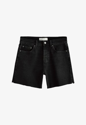 Shorts en denim noir taille haute, avec bouton devant, fermeture éclair, cinq poches, passants pour ceinture et fentes sur les côtés de chaque jambe.