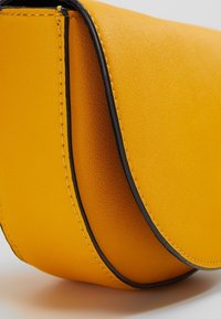 Even&Odd by Zalando Sac banane - yellow