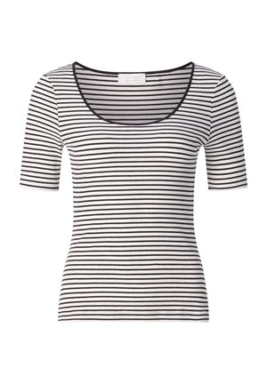 Majica kratkih rukava s crno-bijelim prugama i rebrastom teksturom, s izrezom u obliku srca. Dizajn sadrži ravnomjerno raspoređene horizontalne pruge.