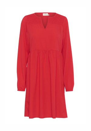 Rotes Kleid mit langen Ärmeln, V-Ausschnitt und Rüschenverzierungen an den Schultern. Ausgestellter, lockerer Schnitt mit geraffter Taille für zusätzliches Volumen.