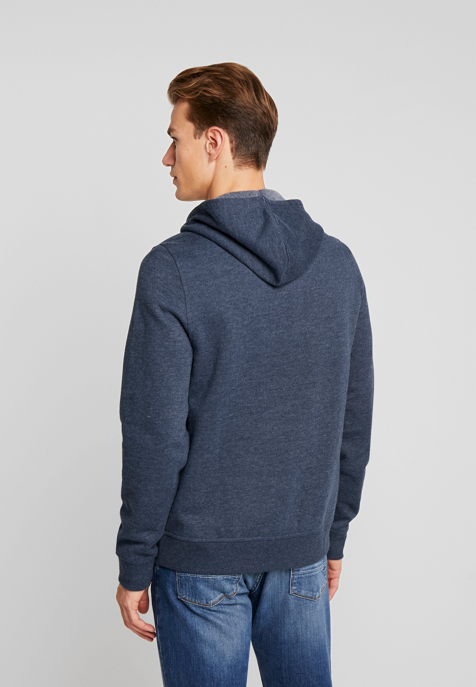 IZOD PRINTED GRAPHIC HOODY Hoodie cadet navy Zalando.no IZOD PRINTED GRAPHIC HOODY - Hoodie - cadet navy
