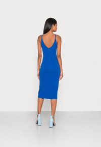 WAL G. STRAPPY SQUARE NECK MIDI DRESS - Vestido direito - electric blue