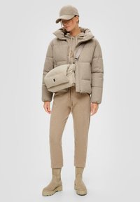 s.Oliver Trainingsbroek - sandfarben