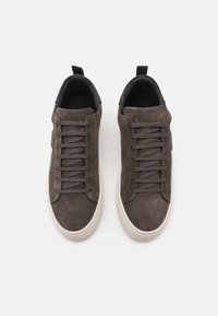 Antony Morato METAL HENLEY LOW-TOP SNEAKERS - Joggesko - clay