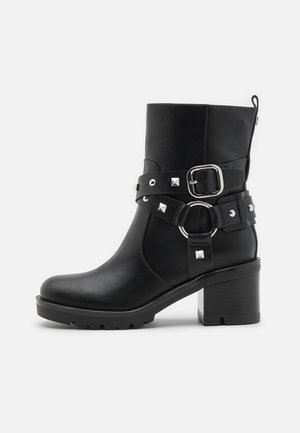 Cowboy/biker ankle boot - black