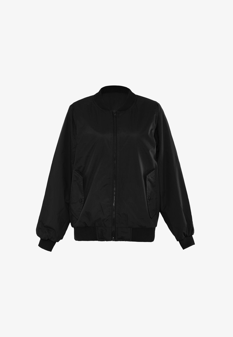 Jachetă bomber neagră dintr-un material neted și lucios, cu guler și manșete ribbed, fermoar frontal și două buzunare laterale. Croială clasică, boxy.