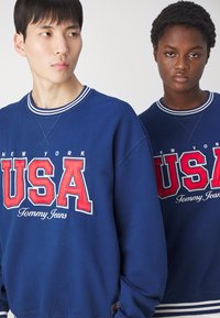 Tommy Jeans ARCHIVE GAMES TEAM USA CREW UNISEX - Sudadera - twilight indigo