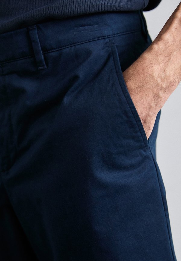 SHANE CLOUD - Shorts4