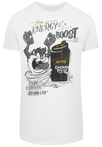Hvit T-skjorte med en tegneseriefigur, med dristig svart og gull grafisk tekst, og en illustrasjon av en energidrikkboks.