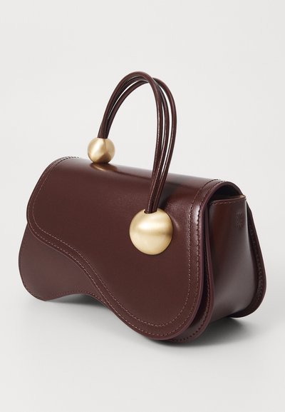 Cult Gaia KAZIA CROSSBODY - Geantă crossbody - espresso