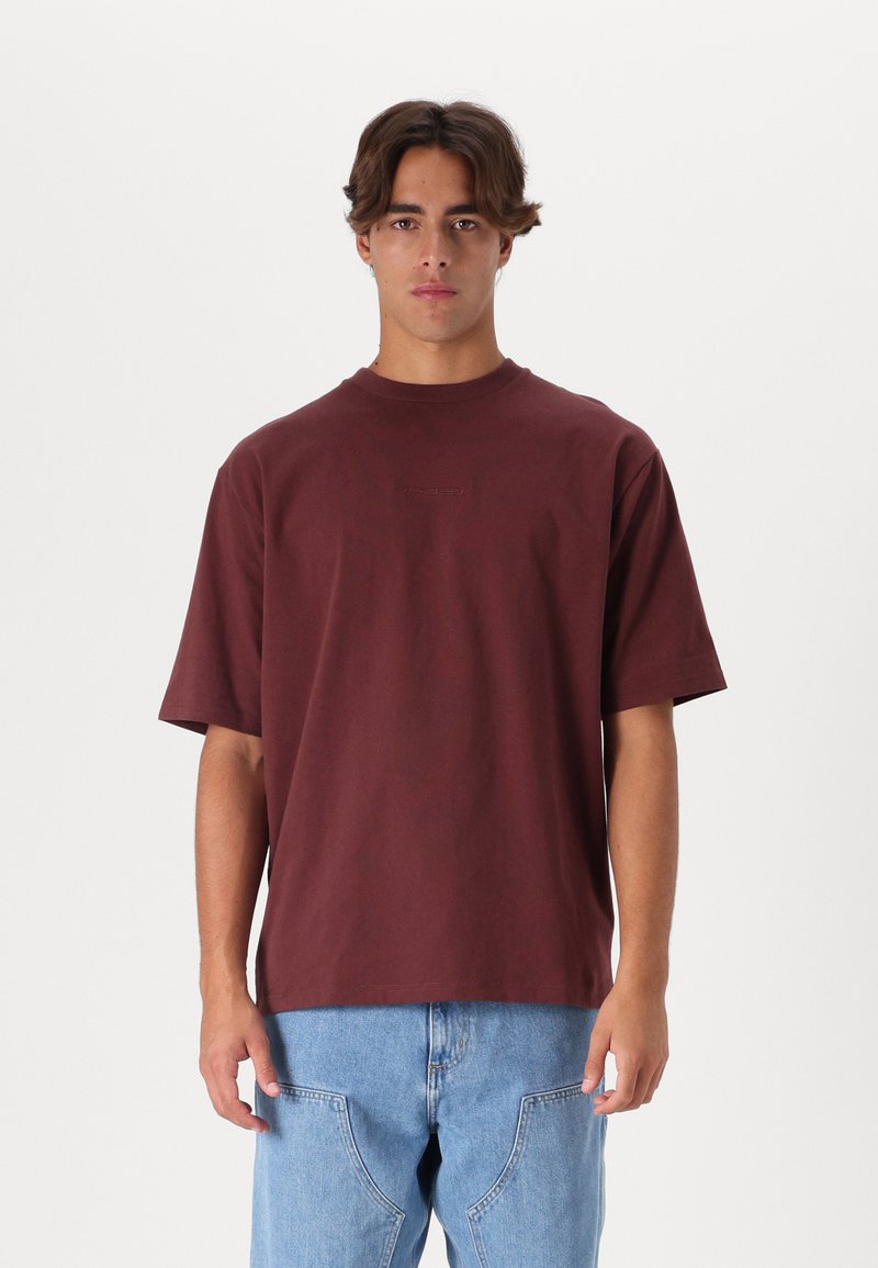 Oakley SOHO TEE - Jednoduché tričko - grenache