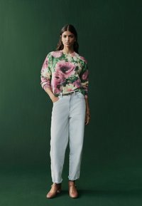 Next Pulover - pink floral