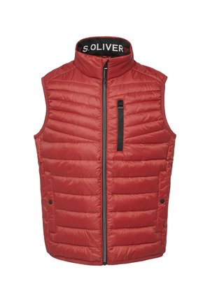 Rode puffer-vest met een hoge kraag, horizontaal doorgestikt ontwerp, voorrits en één borstzak. Lichtgewicht met een zachte textuur.