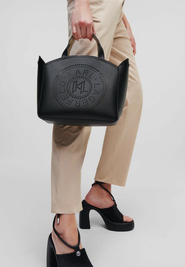 CIRCLE TOTE PERFORATED - Handtasche