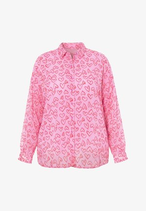 Rosa langärmlige Bluse zum Knöpfen mit Kragen, mit einem wiederholten Muster aus umrandeten roten Herzen und gesammelten Manschetten.