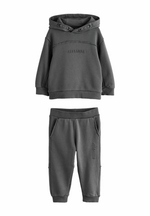 EMBOSSED LOGO AND JOGGERS SET - Verryttelypuku - charcoal grey