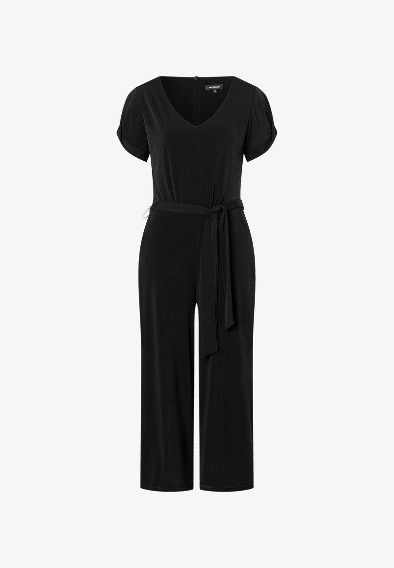 Schwarzer Jumpsuit mit V-Ausschnitt, kurzen Ärmeln und tailliertem Gurt. Hergestellt aus einem glatten Material, mit weitem Bein und einem unauffälligen Reißverschluss im Rücken.