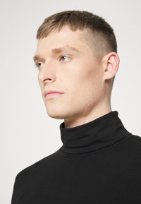 TOM TAILOR DENIM TURTLENECK LONGSLEEVE - Camisola de manga comprida - black