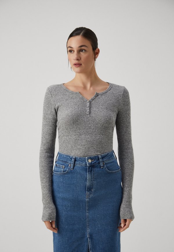 Long-Sleeve Ribbed Henley T-Shirt - Long sleeved top