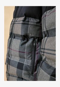 Unselected, black check