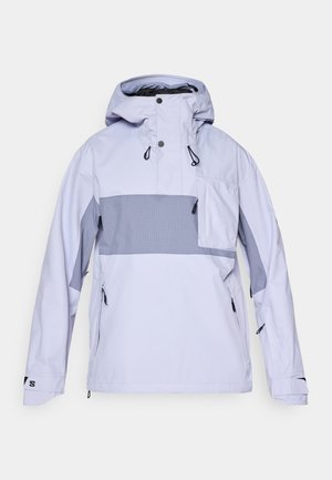 Jachetă de culoare lavandă deschisă cu un panou cu model în grilă gri. Are glugă, buzunar frontal, șnururi ajustabile și fermoare laterale.