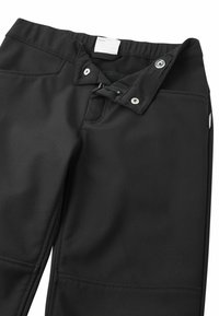 Czarne sportowe spodnie z zamkiem błyskawicznym, zapięciem na zatrzask, bocznymi kieszeniami oraz gładkim, elastycznym materiałem z płaskimi szwami.