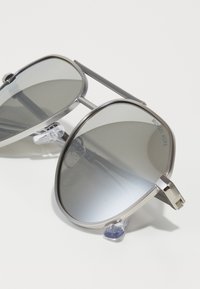Michael Kors BRENTWOOD - Päikeseprillid - matte silver-coloured