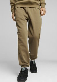 Puma CLASSICS  - Spodnji deli trenirk - chocolate chip
