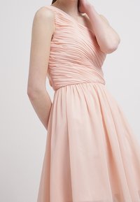 Laona Juhlamekko - light pink